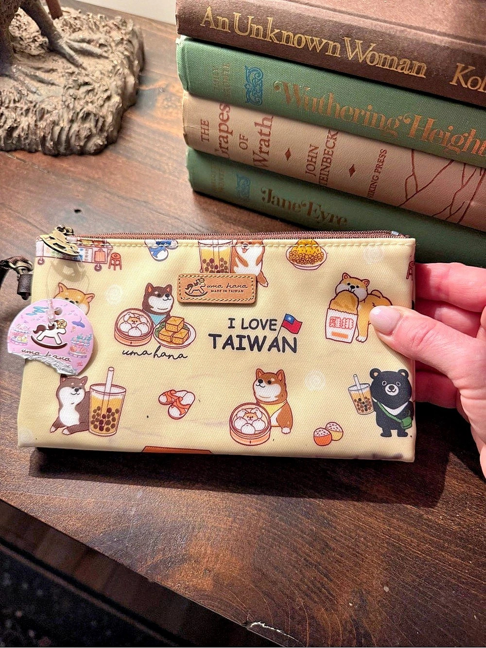 Uma Hana I Love Taiwan pouch Taiwan Cat Wristlet Yellow & Brown NWT